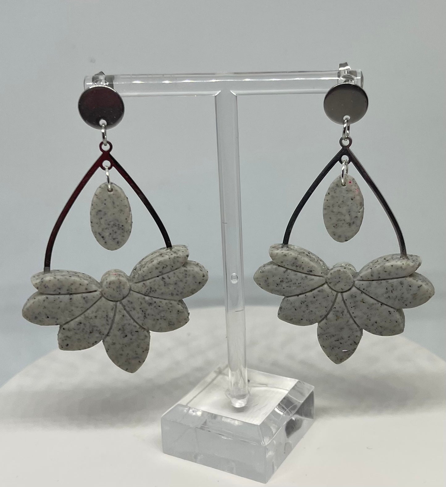 Grey "granite" texture flower drop earring