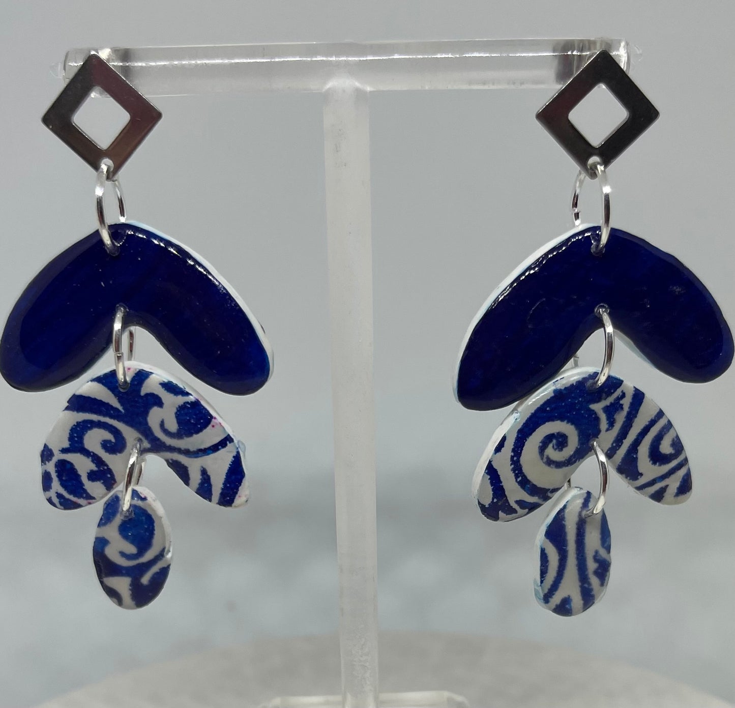 Navy and white dangle earrings