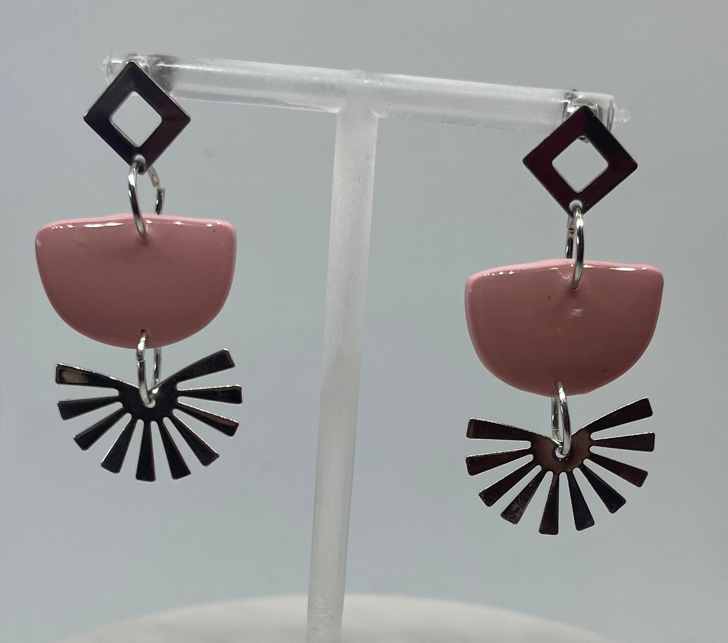 Dusty pink and silver dangle earrlings