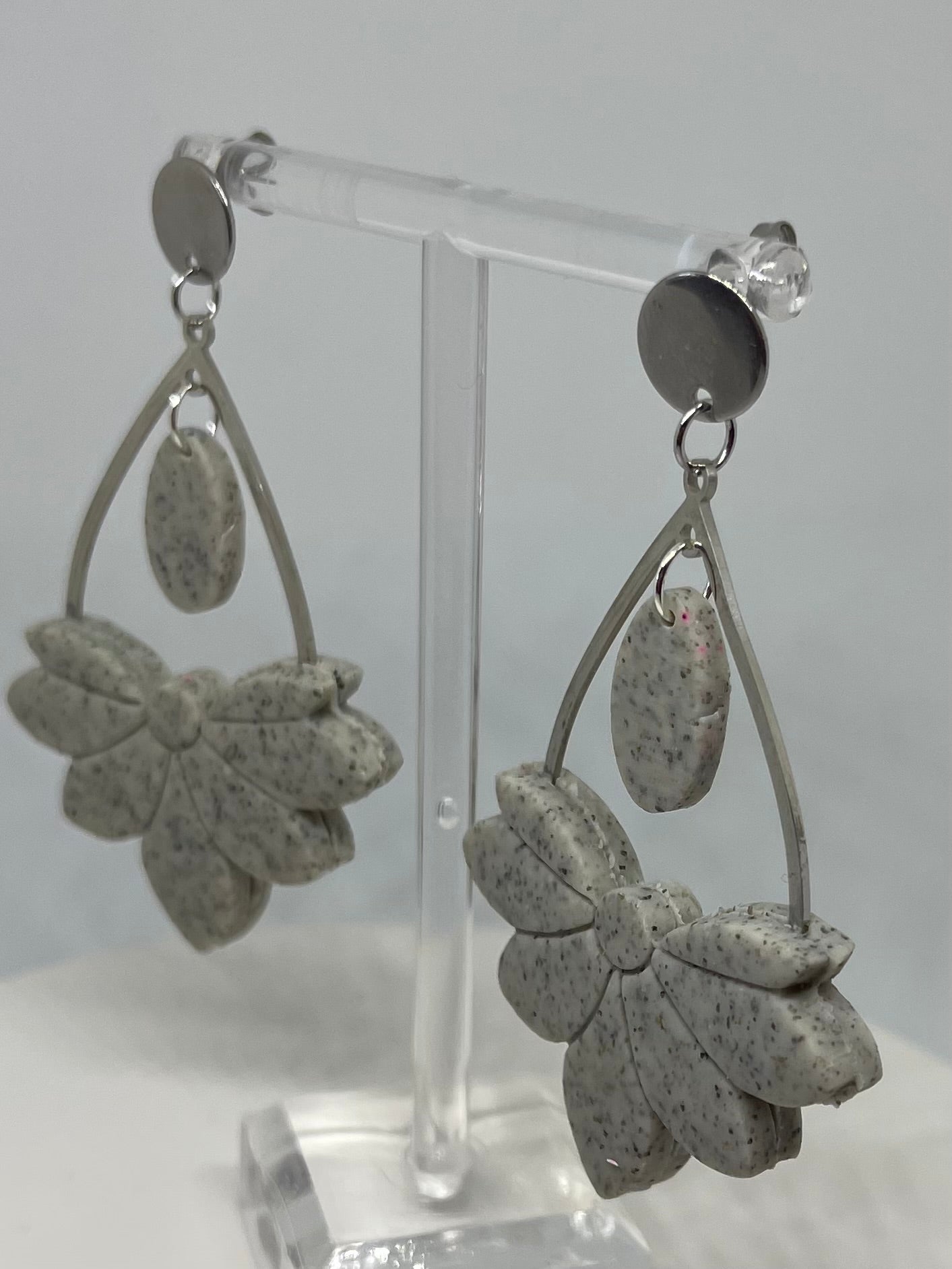 Grey "granite" texture flower drop earring