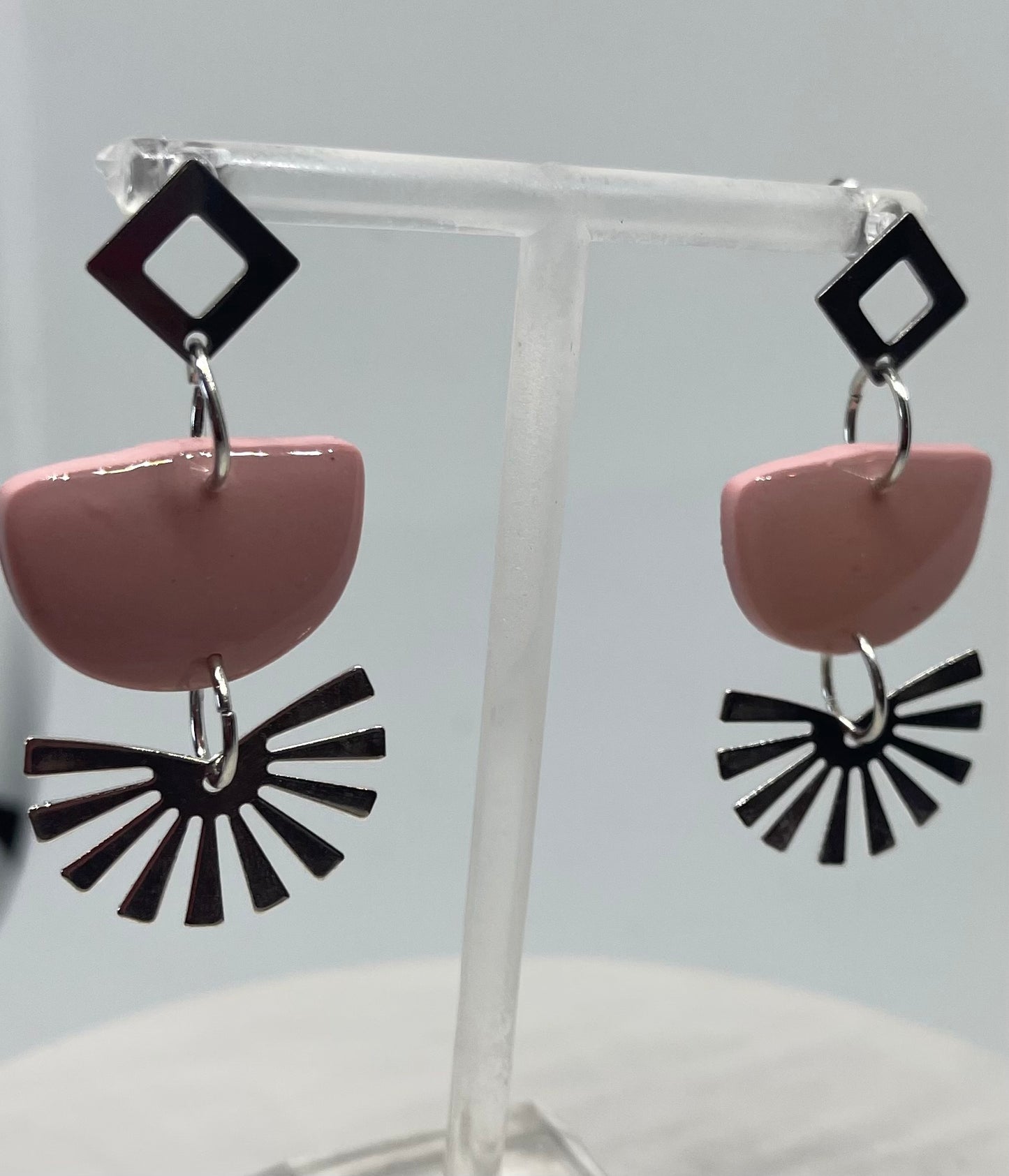 Dusty pink and silver dangle earrlings