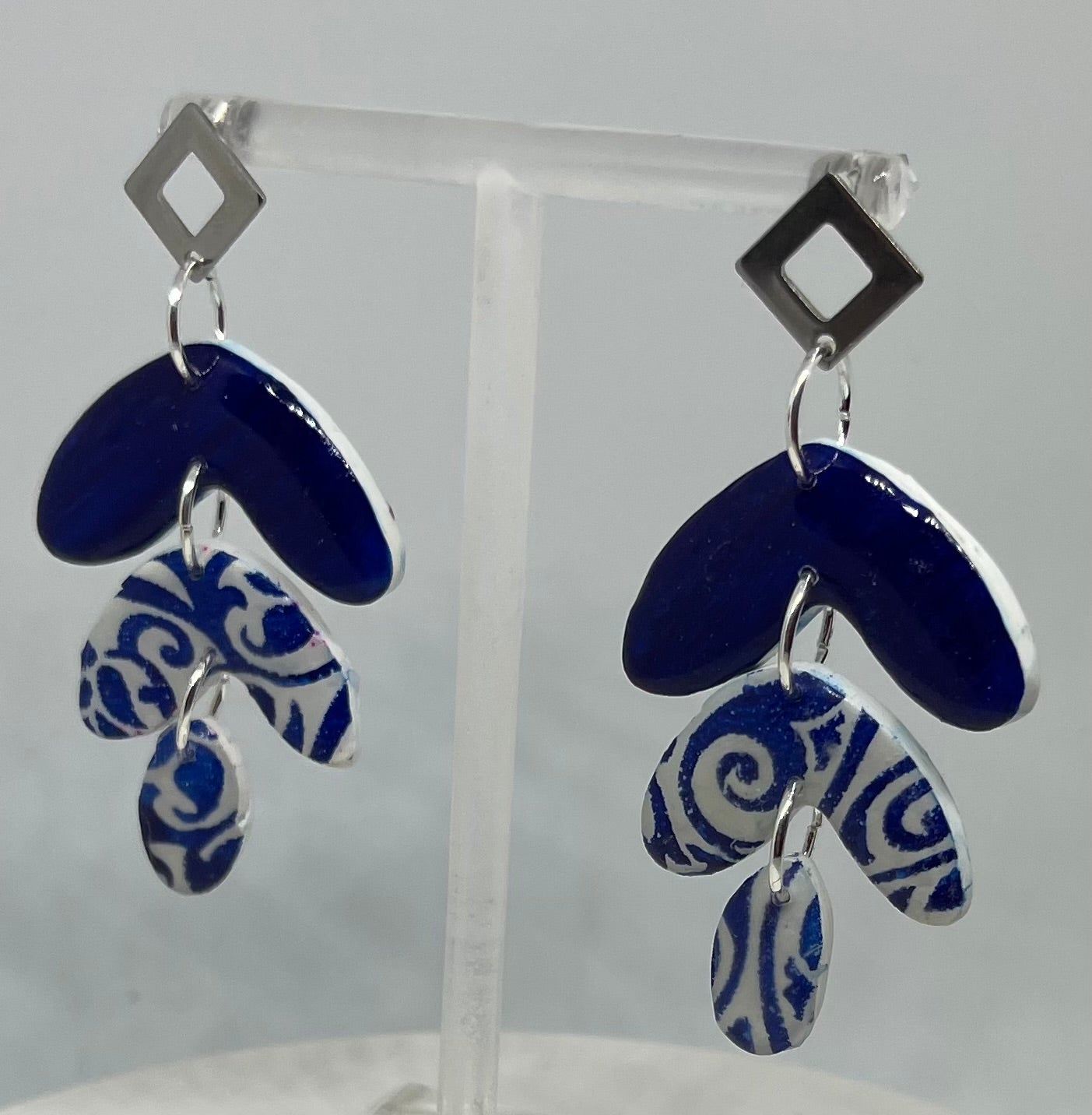 Navy and white dangle earrings