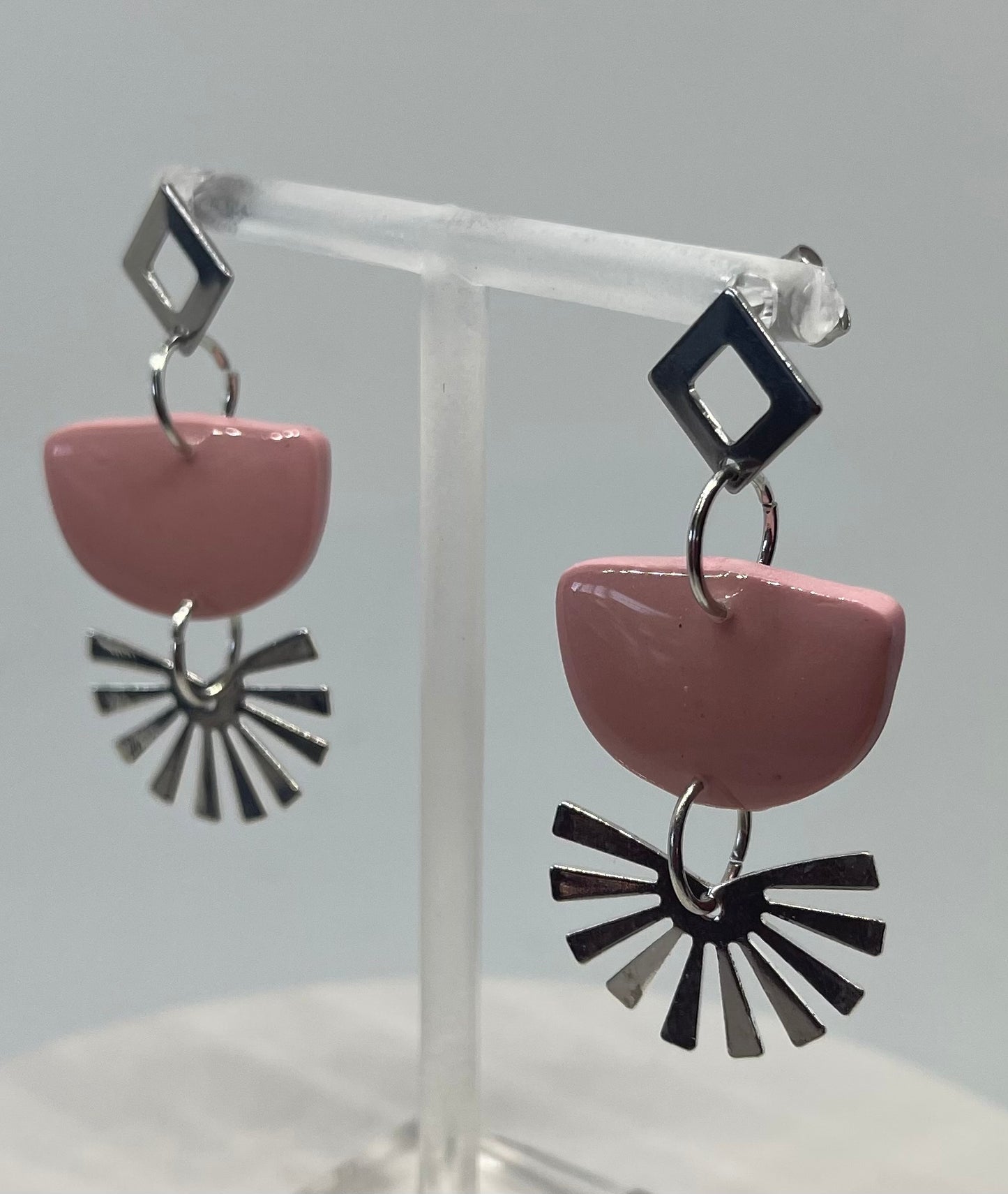 Dusty pink and silver dangle earrlings