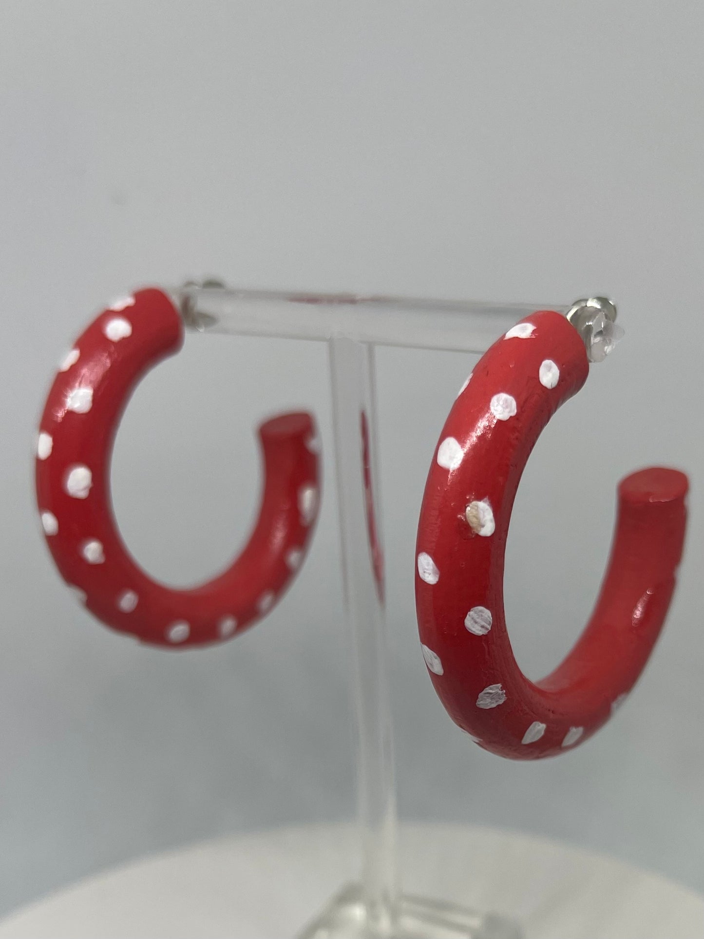 Red and white spot hooped earrings